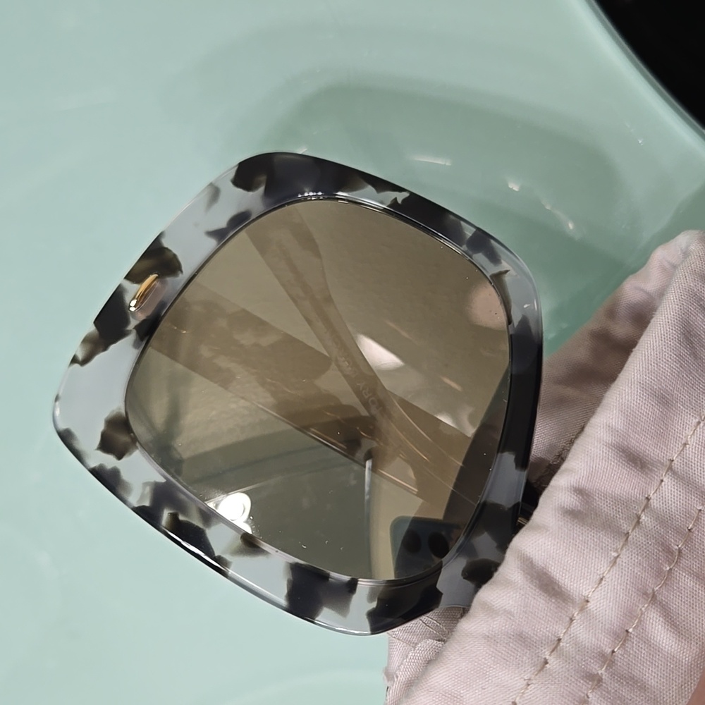 Tory Burch sunglasses - Picture 15 of 16